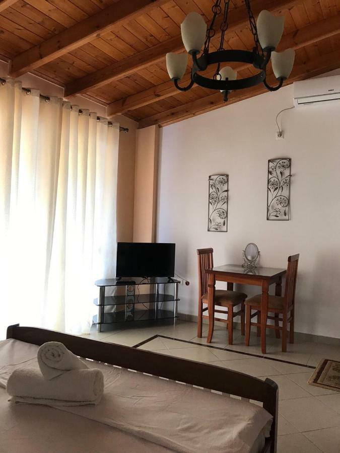 Biraci Residence Ksamil Esterno foto